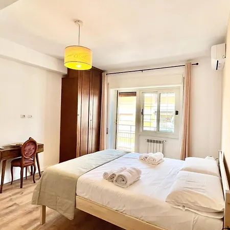 Apartment Mela's House- Metro A, Air Conditioning, Wi-fi. *