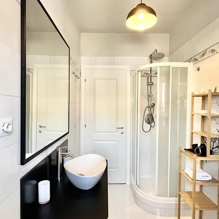 Mela's House- Metro A, Air Conditioning, Wi-fi. Apartment *