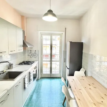 Apartment Mela's House- Metro A, Air Conditioning, Wi-fi.