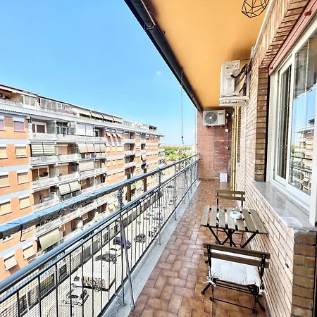 Mela's House- Metro A, Air Conditioning, Wi-fi. * Rome